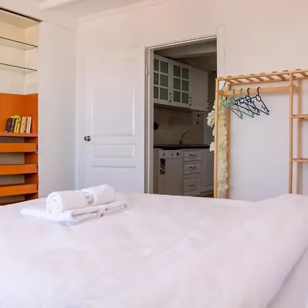 Lovely House With Sea View And Backyard * איזמיר