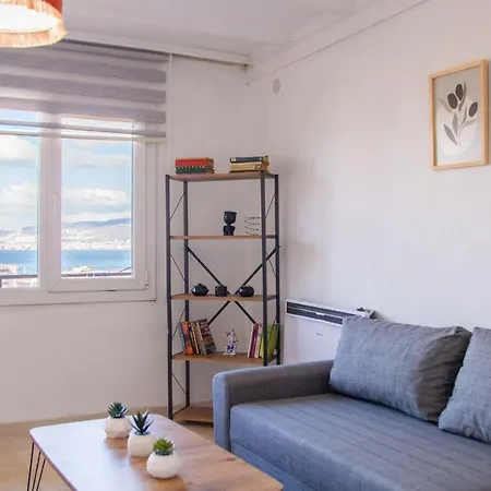 Lovely House With Sea View And Backyard בית נופש